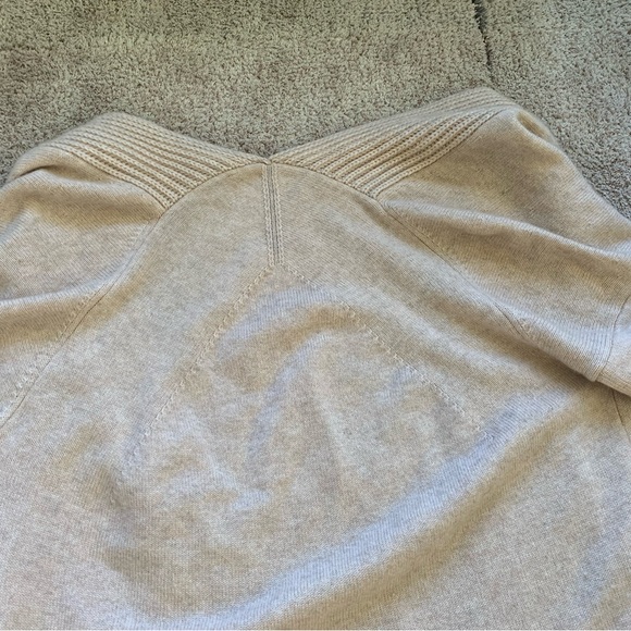 Vince Ribbed Placket Cardigan Size M Sand / Beige Wool & Cashmere EUC D - Picture 6 of 10